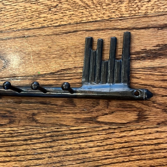 BEAUTIFUL VINTAGE WROUGHT IRON KEY HANGER - Picture 3 of 6